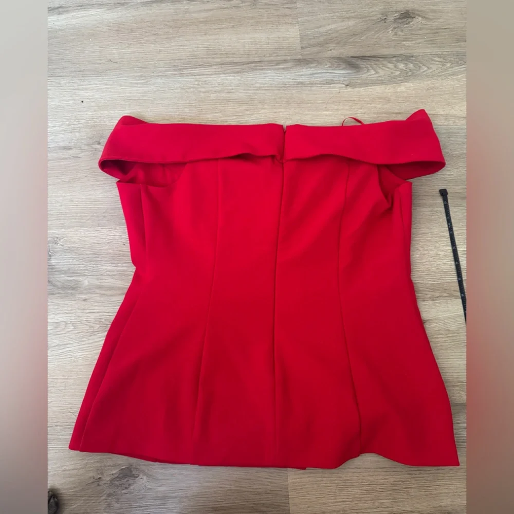 Express off the shoulder suit top - Picture 6 of 8